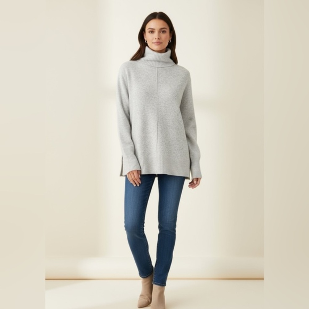 Athleta Merino Wool Blend Gray Turtleneck Sweater Size S Cozy Soft Knit